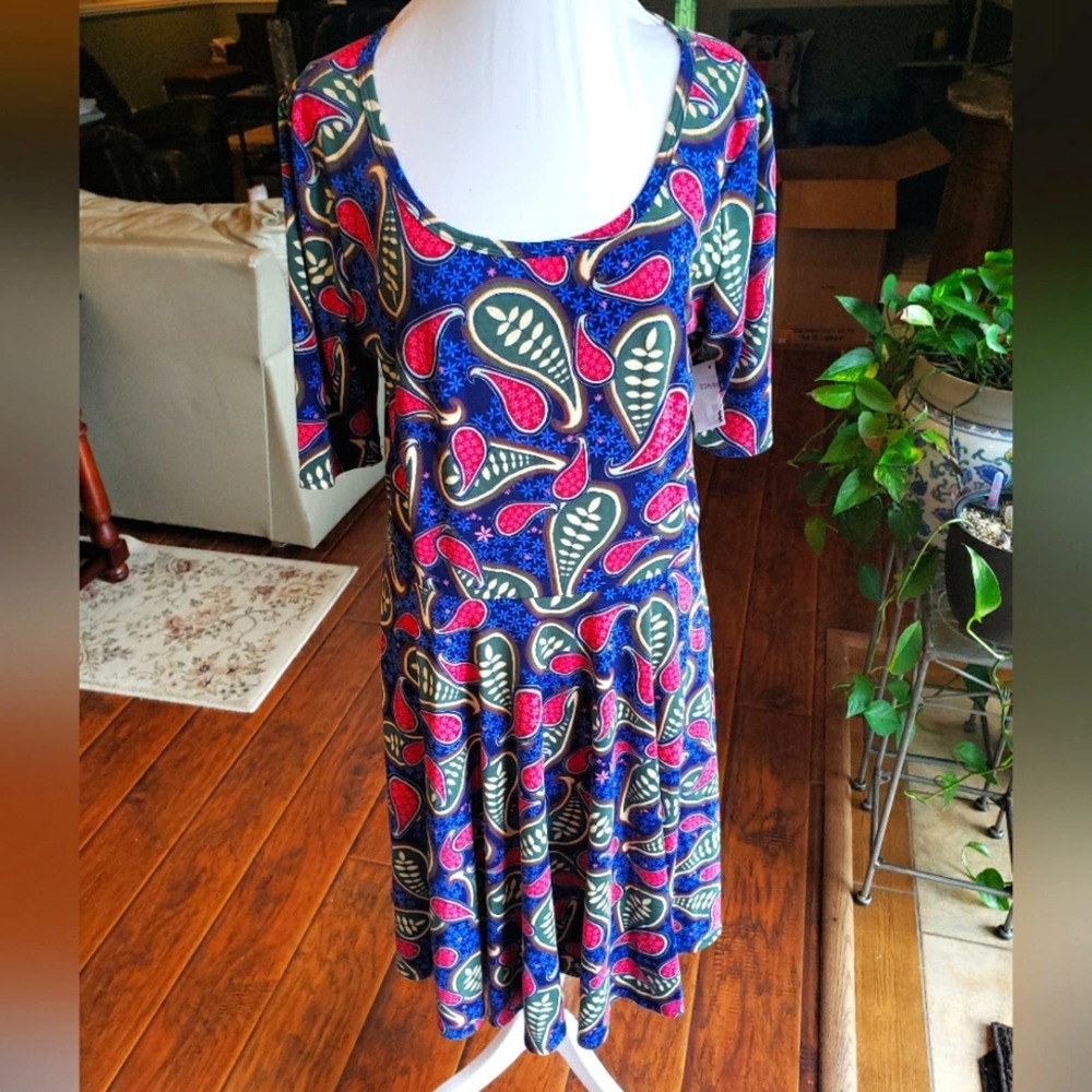LuLaRoe 2X blue green and white shirt